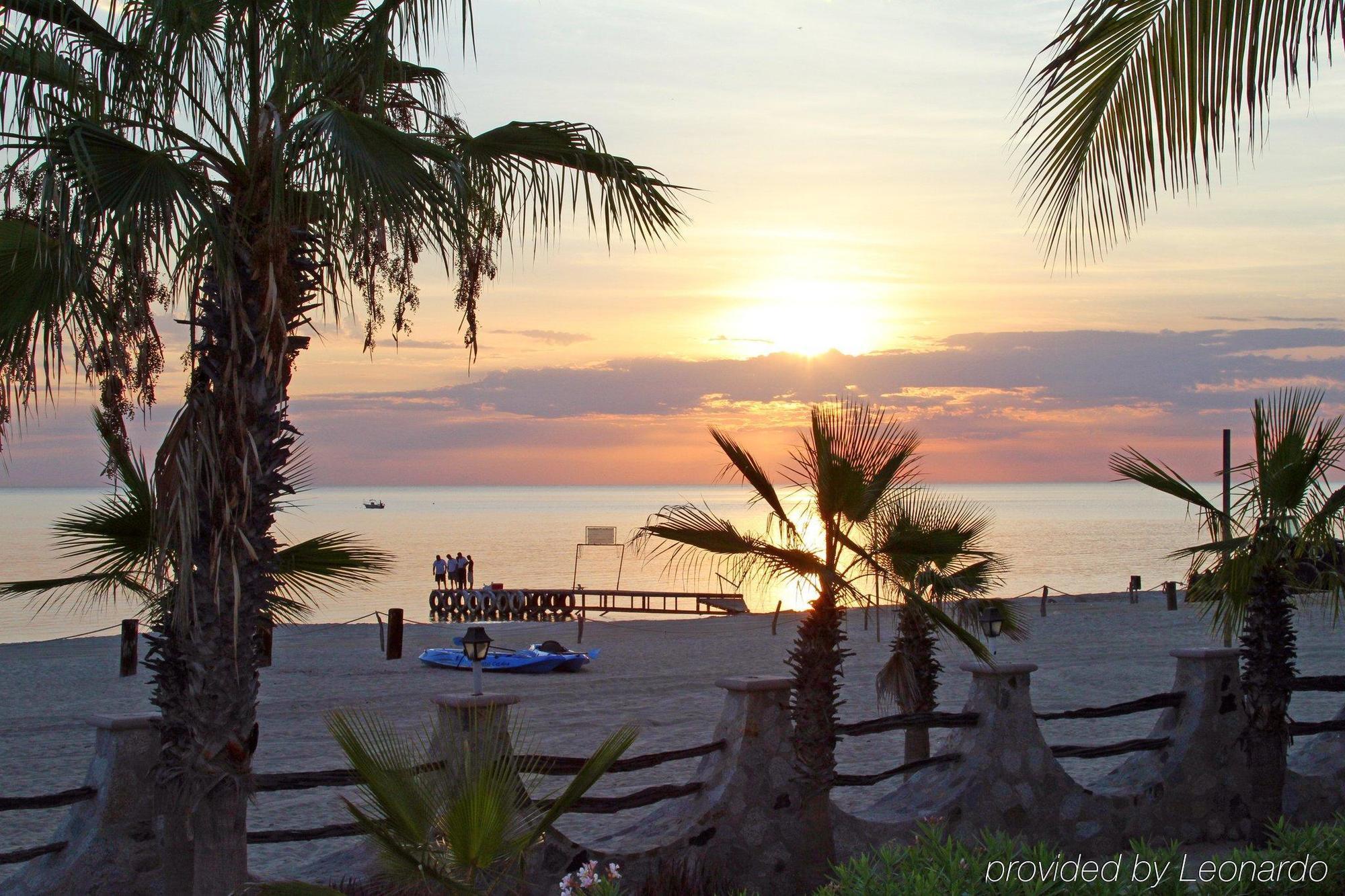 Buena Vista Oceanfront & Hot Springs Resort 雪松山 外观 照片